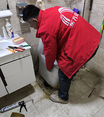 卫生间漏水维修3