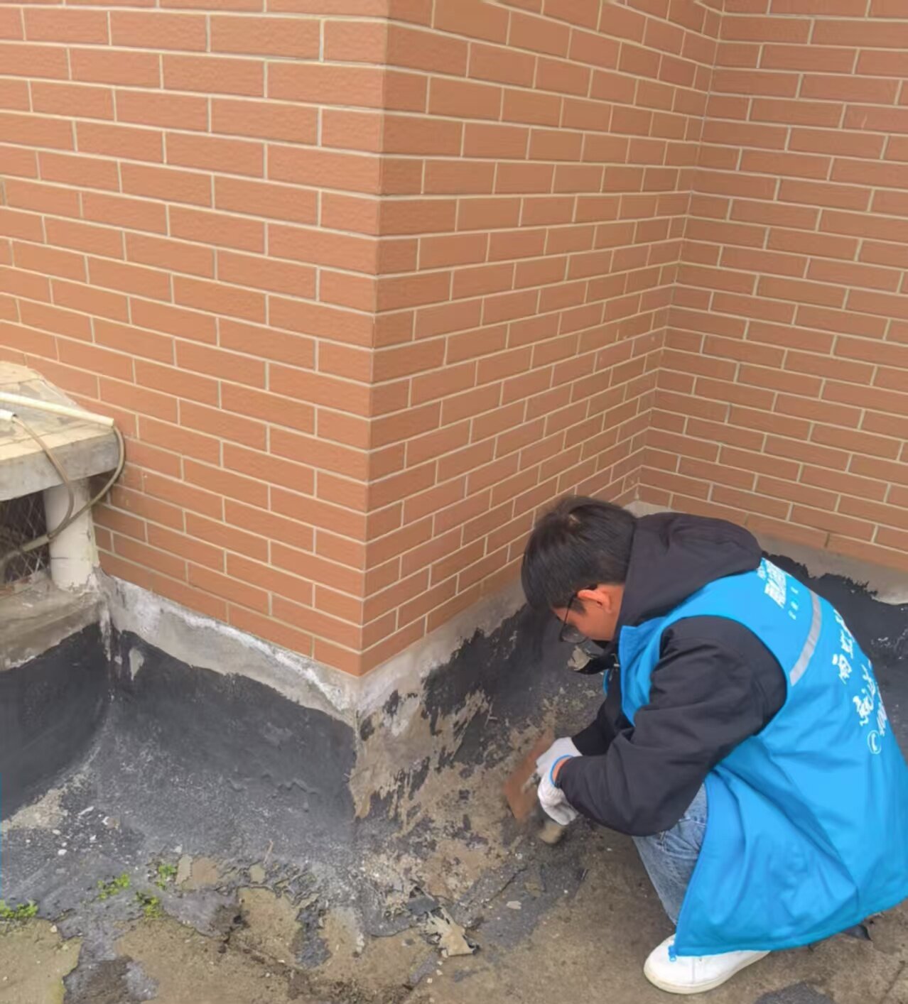 楼顶漏水维修（平台）：超越传统的长寿命承诺